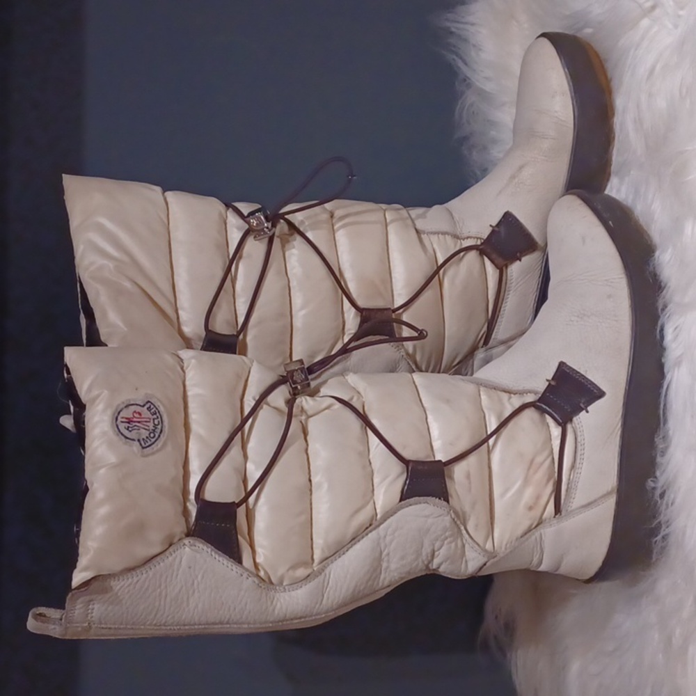 MONCLER winter puffy  boots